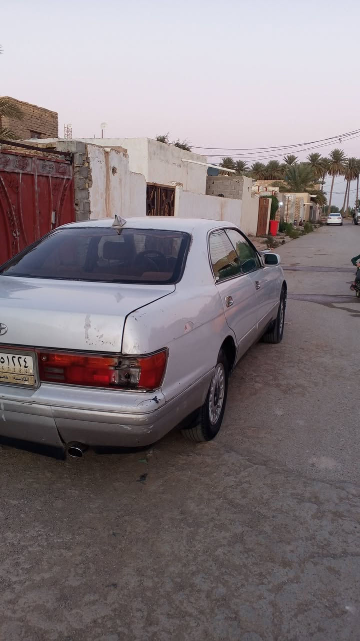 تيوتا كراون بطه موديل 1993 كفالهه كصه نقل جثة سياره اصوليهه مداور ثاني يوم كير ومكينهه خير من الله بس المكينه بيه خيط بخار حداديه 50% سعر 40 وبيهه مجال الطيبين كذالك جاملق ال مامي شوف ال عين ول خلفي غرفه نضيفه سياره مراوس وبيع ترهم تواصل ***********
