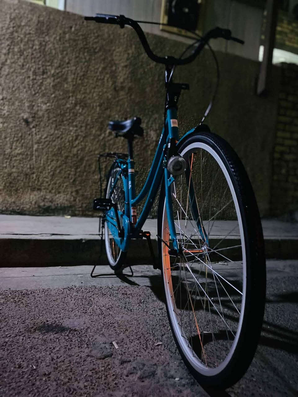 السلام عليكم بايسكل بناتي BD جديد بالجيس ماصار شهر من نزلته من الحاوية السعر 140 وبي مجال بسيط العنوان الزعفرانية بداية شارع المعهد للاستفسار واتساب ***********
