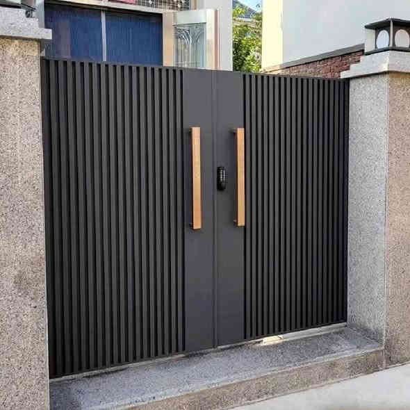 السلام عليكم اخوكم حداد متنقل شغل هندسي درجه اولى شبابيك بيبان سقايف سندويج وكافه انواع الحداده
 داخل الشطره  اتصلو وتدللون ***********
