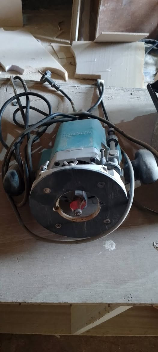 للبيع عده نجاره واتساب ***********
