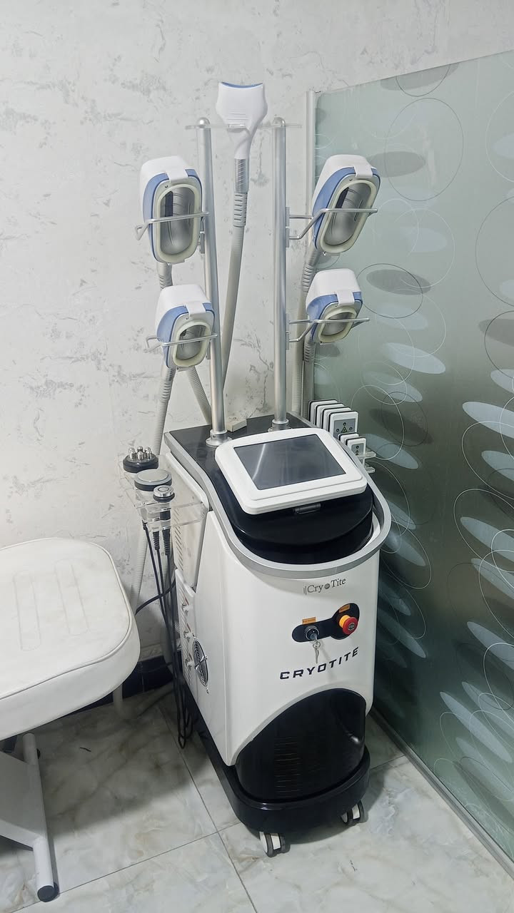 عيادة تجميل للبيع أجهزة حديثة أصدار(2023-2024) مستعملة قليل جداً وبأسعار مناسبة جداً 
ملحقات: 
1-جهاز تكسير الشحوم (كرايو) تكسير الشحوم بالتجميد
2-جهاز ليزر ثلجي
3-جهاز اوكسجينو لتبييض المناطق الداكنة
4-جهاز حقن الميزو
5-جهاز كاشف

للأستفسار: ***********
