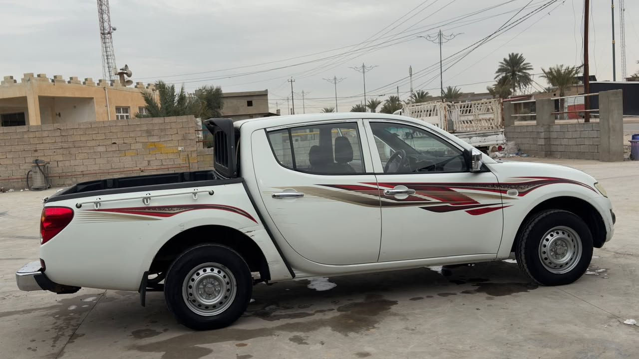 1: ميشوبيشي 2015
2: رقم بغداد
3:ماشيه 307 مكفوله من الصبغ
4:سياره جاهزه على آخر حبايه
5:تحويل مباشر 
6:مكان السياره صلاح الدين قضاء العلم
7: بيه تعديل بارد طارف الجاملغ الخلفي عكس السائق
8: السعر 140$ وبيه مجال للشراي
‭0783 877 3375

ملاحظه محرك كير بشرط بدون تنقيص وبدون فتح ولا تبخير
