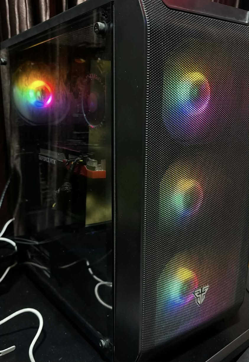 سلام عليكم شباب 👋
للبيع PC بحالة جيدة ومناسب للألعاب والشغل المواصفات :

 • كرت الشاشة: RTX 3050 8GB (colorful)

 • المعالج: Intel i3-12100F

 • المشتت: Stock Cooler

 • اللوحة الأم: ASUS Prime H610M-E D4

 • الرام: 8gb ddr4

 • التخزين: SSD سعة 1TB

 • مزود الطاقة: 750W ‎80%‎

‏ • UPS: قدرة 850VA Offline

🔧 ملاحظة مهمة:

يوجد خلل في أحد منافذ الرام في اللوحة الأم، لكن المنفذ الثاني يعمل بشكل طبيعي، والكمبيوتر يعمل بدون أي مشاكل 

💻 الجهاز يشغل الألعاب والبرامج بشكل ممتاز، ومناسب لمن يريد جهاز قوي بسعر مناسب.

مكاني موصل ما عندي توصيل و سعرها 700 ألف و بيها مجال و تدلل


**إذا كنت صاحب هذا الإعلان وتريد حذفه لأي سبب، رجاءا أرسل رسالة إلى الدعم الفني**