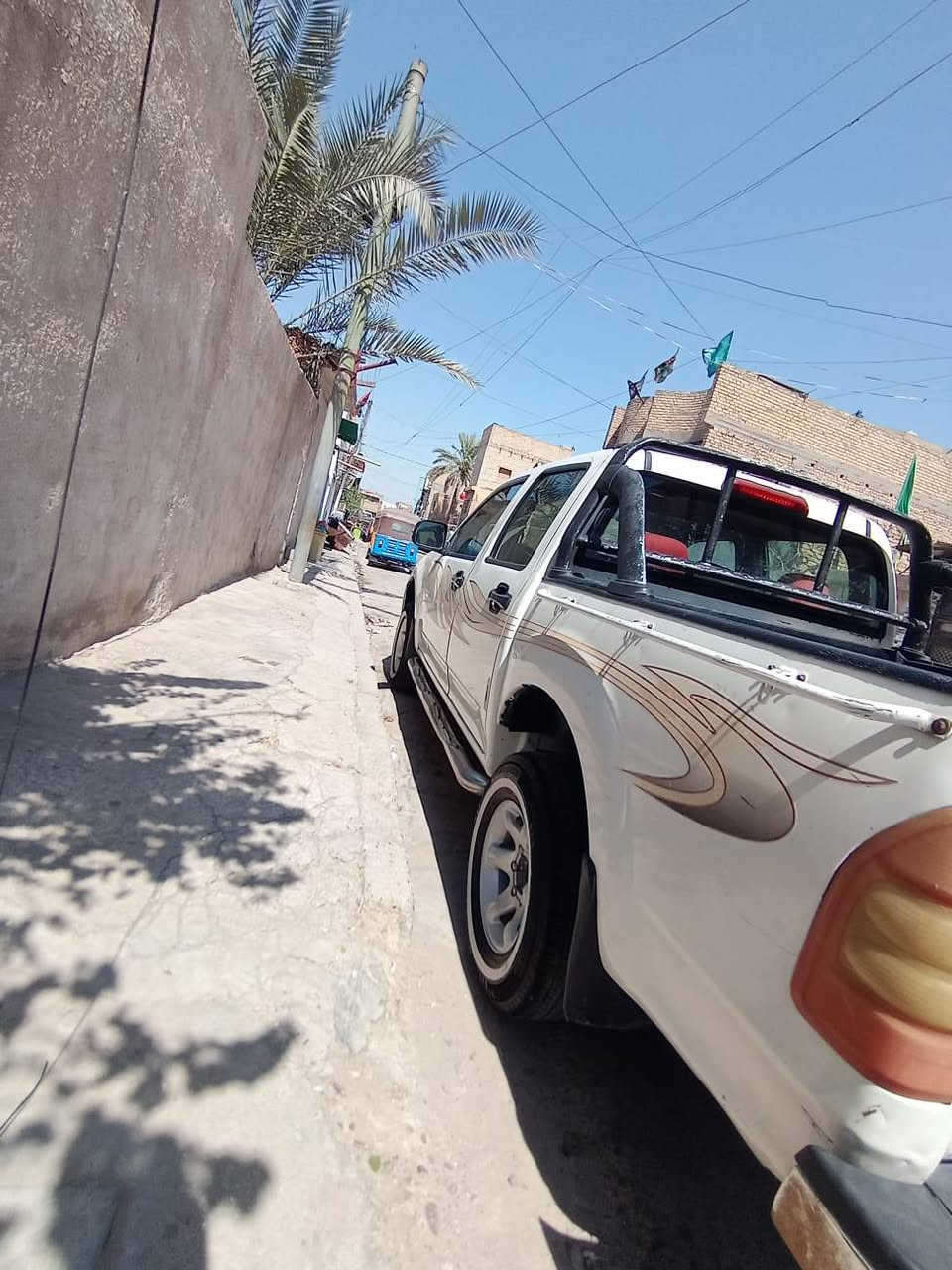 السلام عليكم بيكمب كنو للبيع موديل ٢٠١٢ سيارة نظيفه كير مكينه بلادي صدر امامي خلفي جديد لونها  ابيض غير محدد السعر    62 وبيها مجال         للاستفسار اكثر *********** مكان السيارة بغداد
