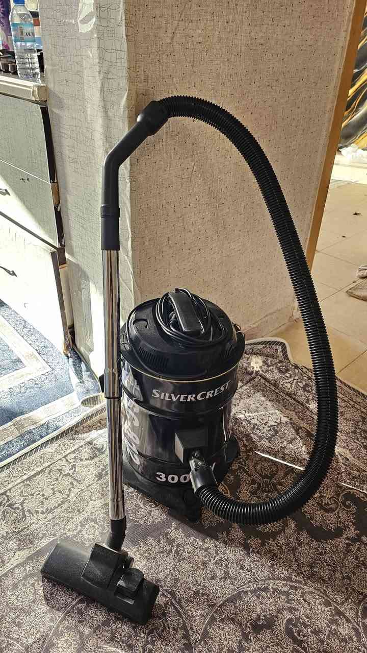 الغراض منزل للبيع 
سعر البراد 200$
مكنسة كهربائية 60$
سجادة 13$
الخلاط الجديد 13$
المكيف 150$
قنفات تركي مع غرفة كاملة 750$
طباخ 60$
4مطابخ تركي نوع ممتاذ كامل 100$
التواصل واتس اب 
***********
