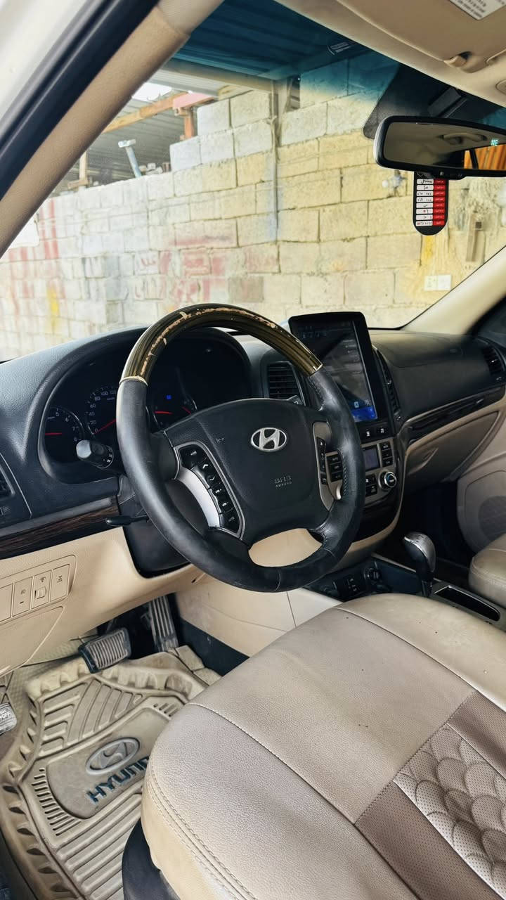 .
.

السلام عليكم 

عندي للبيع هونداي سنتافي موديل 2012 خليجي فوول مواصفات 

سياره لا ضربه ولا تبديل ولا حادث 

محرك 6 سلندر 

كير ومكينه خير من الله شرط ما مفتوحات عشركه 

تخم تاير جديد صدر كله جديد كهربائيات كله جاهزه 

غرفه سياره مدوشمه بكامل تبريد شغال ثلج شاشه

مواصفات سياره بصمه فتحت سقف شاير بل مري 

كشن كهرباء كشنات جلد تبريد بيانو ويلكب فراشه 

مري شفط فوول تحكم ستيرن فوول حساس 

3قطع تبريد 7راكب كأمره خلفيه بل   

 فوول لفوووول 1/1 

سياره جديده وجاهزه وبدون اي نقص وجاهزه من كلشي 

رقم بغداد دولي الجديد بسمي شخصيأ 

سياره مابيه نقص برغي وجاهزه من كل نواحي 

رقم الهاتف/***********

***********
