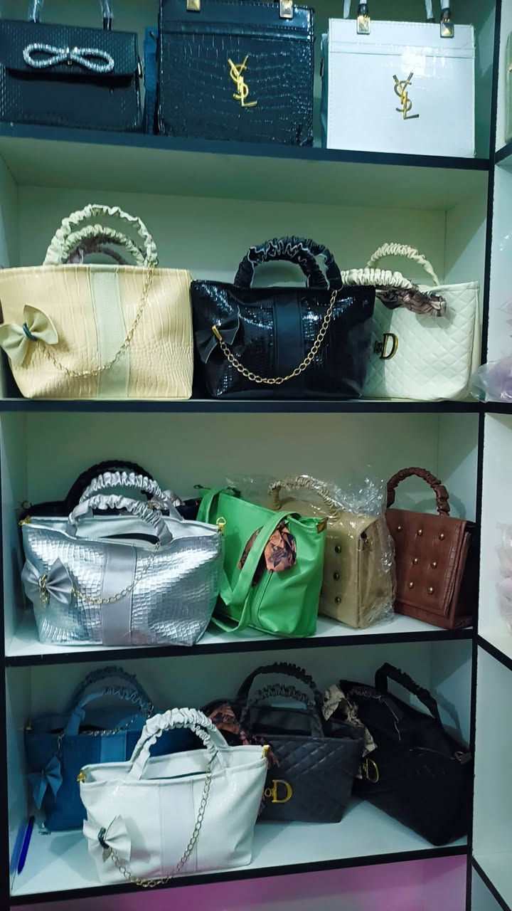 محل متكون من كوزمتك وملابس للبيع جملة وبسعر الجملة واقل من الجملة 
للاستفسار مراسلة خاص


**إذا كنت صاحب هذا الإعلان وتريد حذفه لأي سبب، رجاءا أرسل رسالة إلى الدعم الفني**