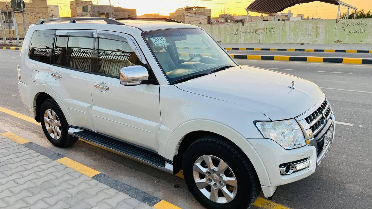 ***********باجيرو للبيع الموديل 2015 حبتور
فول مواصفات محرك 3500
رقم بغداد الجديد 
فتحة سقف
محرك وكير كفاله 
حدادية 100 ‎%‎
تخم تاير جديد
السيارة مابيها اي نقص 
ملاحظة / السيارة بيها بارد مقدار اصبع واحد بالباب الخلفي الايسر ومأشره بالصور
عدا هذا كفالة عامة
مكان السيارة النجف الاشرف 
للاستفسار ***********
