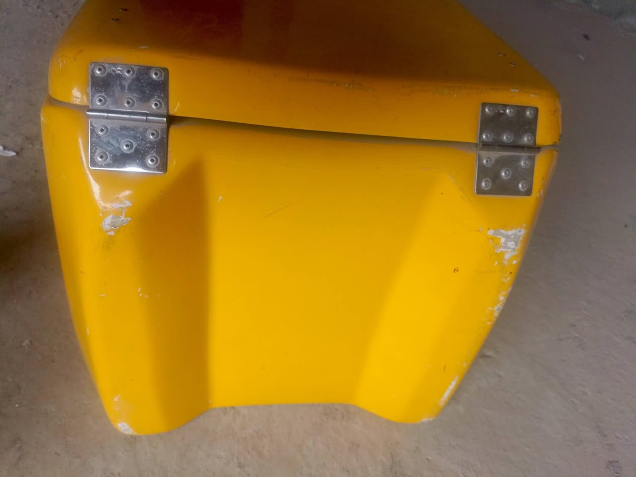 سلام عليكم صندوك فايبر كلاس للبيع مكان صويره ***********
