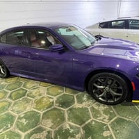 تشارجر GT ٢٠١٩ • V6 ٣٦٠٠ • بنفسجي داخل احمر