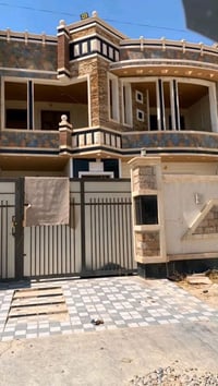 دار للبيع بلديوم منطقة ال11 الف قرب المدرسة وجامع القهار مساحة 300م بن...