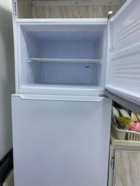 ثلاجه ٢٠قدم • استخدام قليل • كالجديد