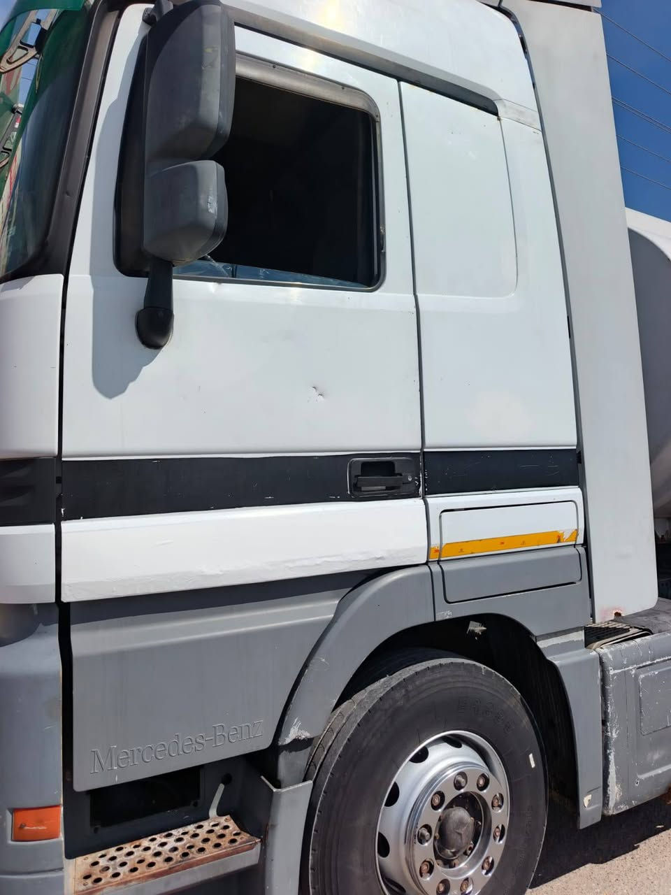 سلام عليكم
اكتروز للبيع 2001  حجم. 46   سحال دمعتين  سياره جاهزه علشغل منضومه تسخين كاك ابو 6    تخم تاير. طوناج  جديد سلامه حموله 34طن بطوناج  رتايدر خمس طكات  تبريد السعر 3وبيها مجال   رقم انبار باسمي  مكلف بلنشر رقم صاحب سياره ***********
