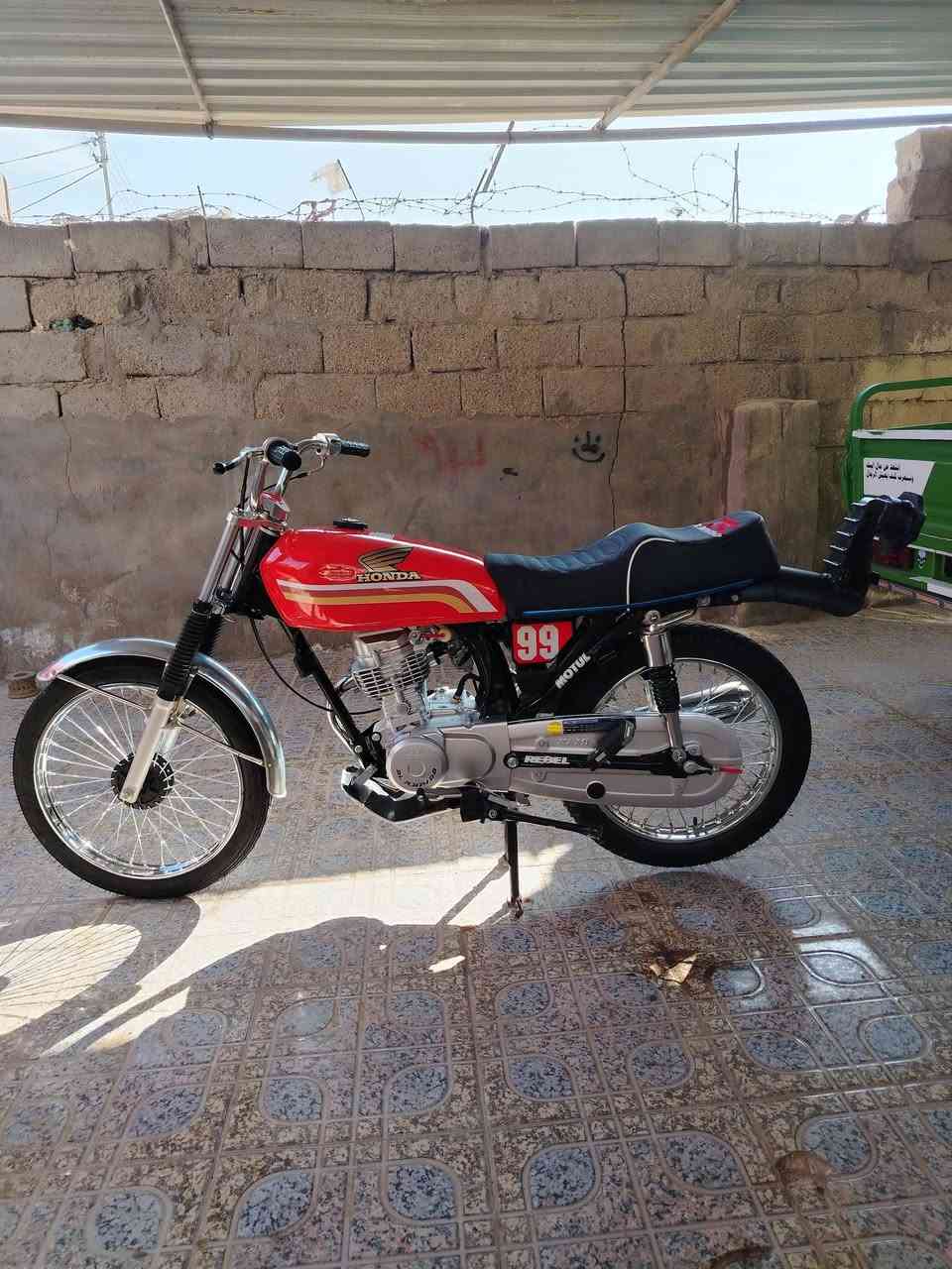 اسلام عليكم دراجه للبيع صارلهه اسبوعين من كملت من اتعمير أوراق اسكنر دراجه احله من اصوره كلشي ماناقصهه)( سعر850 قفل🙅) مكاني ابو الخصيب وهاذه رقمي ***********) ولمو شراي لا يرسلني لو يخابو
