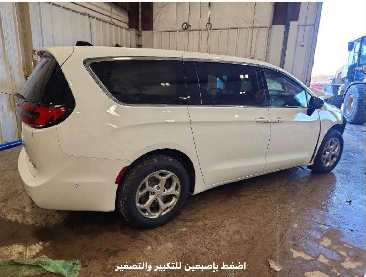 سلام عليكم
كرايسلر باسفيكا موديل 2024 واصله بل حره حاليا لمن لديه كتاب شهداء او حره مواصفات السياره فول لمتدد السعر 165

الهاتف ***********
