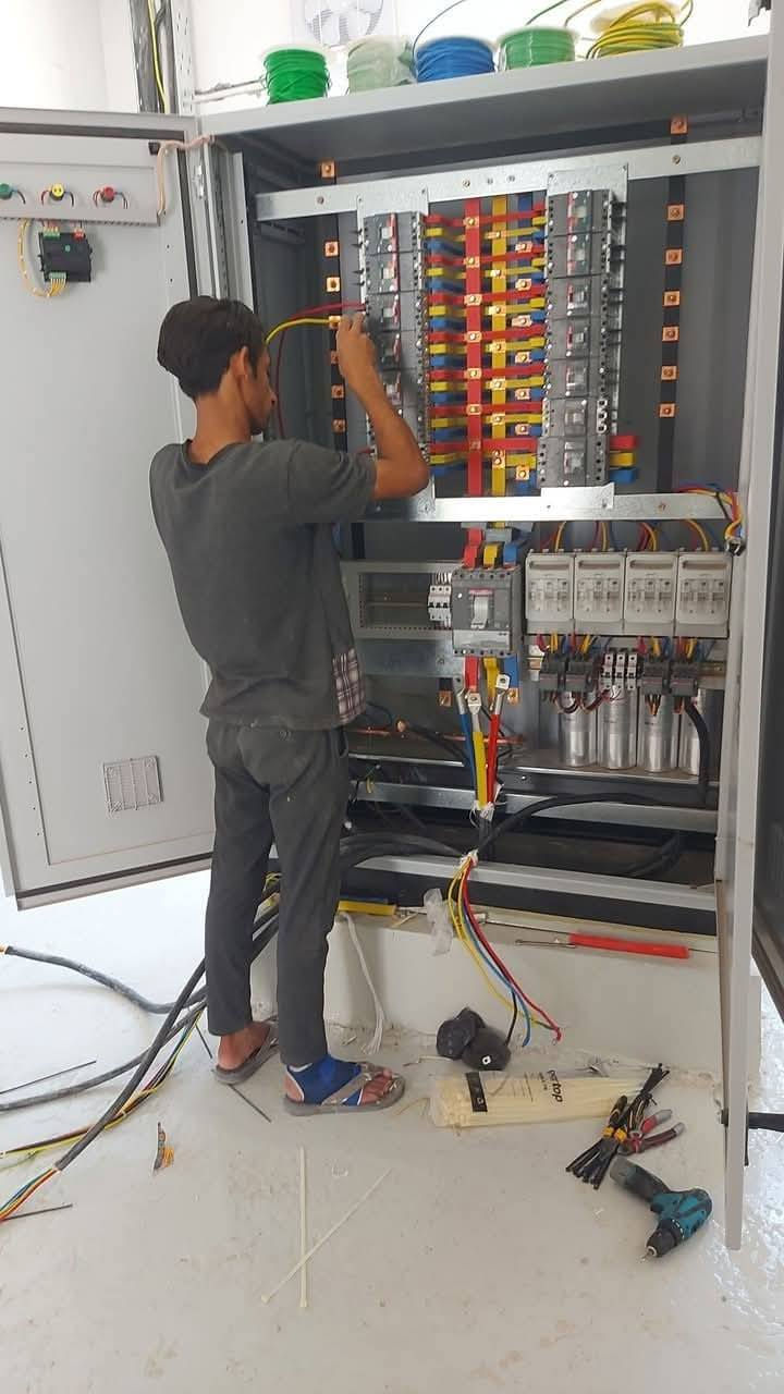 كادر الفني حيدر شاكر الكهربائي *********** 
مستعدون تأسيس جميع المباني الحكوميه والاهليه
والدور ومدارس الصينيه والعراقيه
بإيدي ماهرة ذوي الخبره العاليه
للاستفسار اتصال وا وراسلة الصفحة
***********
