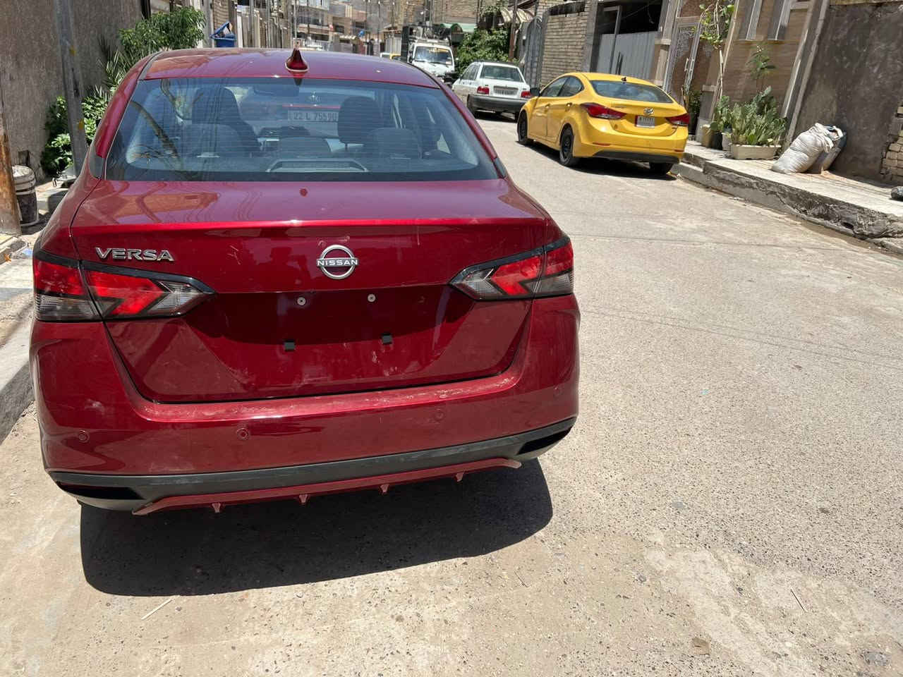 نيسان فيرسا موديل2025  فول مواصفات لون مميز
ماشية 10 الف ميل
فقط بنيد صبغ بدون دواخل وبدون شاصي
الجاملغ الأيمن مصبوغ 
فقط ايرباك الاستيرن طاك 
حتى الراديتر بلادي
مواصفات فول
كاميرا وشاشة كاربلي بلادي
وحساس خلفي بلادي 
داخل الكشنات لونين مميز مع الدشبول
دشبول ألكتروني
رادار امامي ورادار خلفي ورادار جانبي بلادي
تحديد المسار 
تحكم استيرن وتحديد سرعة
تباطئ ذاتي عند تحديد السرعة
بصمة تشغيل
شحن موبايل وايرليس
المكان بغداد الشعب
السعر105وبيها مجال قليل
واتس آب ***********
