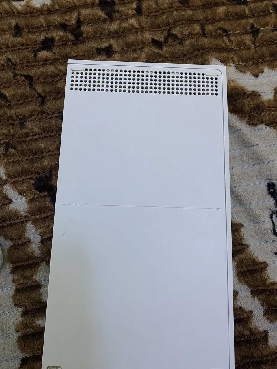 سلام عليكم اكس بوكس سيريس S للبيع نضافه 95/100 لوك استيكر الجهاز بمعنه الكلمه نضيف جداً كامل ملحقات كيبل hd اصلي 4K وكيبل التشغيل وجوستك اصلي ويا اشتراك كيم باس شهر تقريباً الجهاز بعد احله من الصوره نضيف حيل سعره 350 وبي مجال مكاني بغداد جسر ديالى  توصيل ما عندي *********** واتساب لان معلق رقمي
