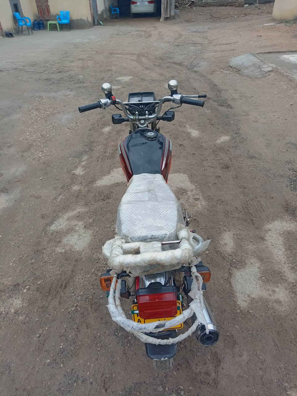 دراجه للبيع موديل 20 محرك ما مفتوح اوراق كامله مكان ديوانيه دغاره السعر 450 وبيهالبسيط كلش رقم الهاتف ***********
