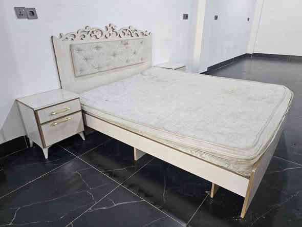 غرفه نوم تفصال للبيع نظيف كلش كامل سعر 550 الف شراي يخابر رقم ***********
