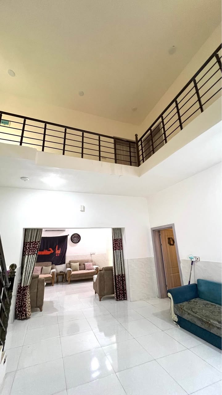 دار سكن للبيع
كربلاء مقابل سيد إسماعيل الفرع الثاني عن الشارع الرئيسي
المساحة ٢٠٠ متر طابقين
البناء طابوق والسقف كونكريت
ثلاث غرف نوف
ثلاث صحيات
مطبخ كبير وصاله كبيرة واستقبال
يبعد ٢٠ متر تقريبا عن التبليط
تأريخ البناء 2023
السعر 185 مليون
***********
*********** كربلاء, العراق
