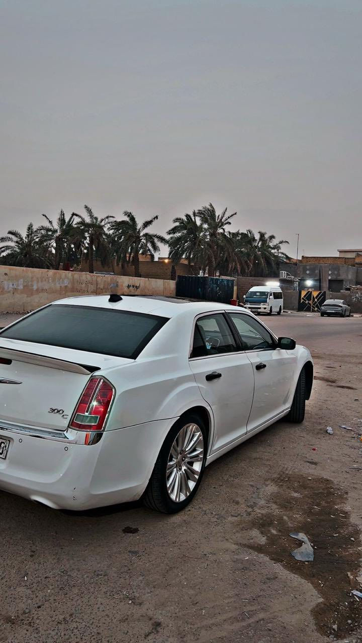 السلام عليكم ابواماً مديل ١٢ كسر كارتون جديده محرك ٣٦٠٠. فول مواصفات ماكني البصره المعقل 
***********
