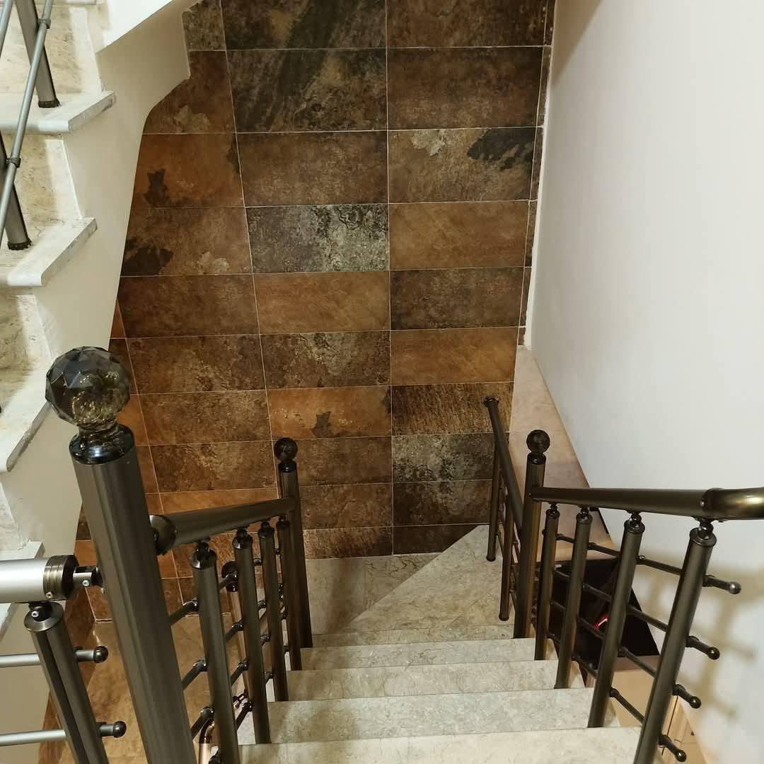 دار للبيع زراعي سند 25 تحويل ثاني يوم
العنوان سبع ابكار قرب السريع محمد القاسم 

المساحة 75 م واجهة 4 مً

يحتوي الدار على ثلاث غرف نوم وصالة وخدمات عدد 2 

بناء جديد  

الدار جاهز للسكن او للاستثمار 

للاستفسار مكتب يونسس للواساطة العقارية والمقاولات 

***********

***********
