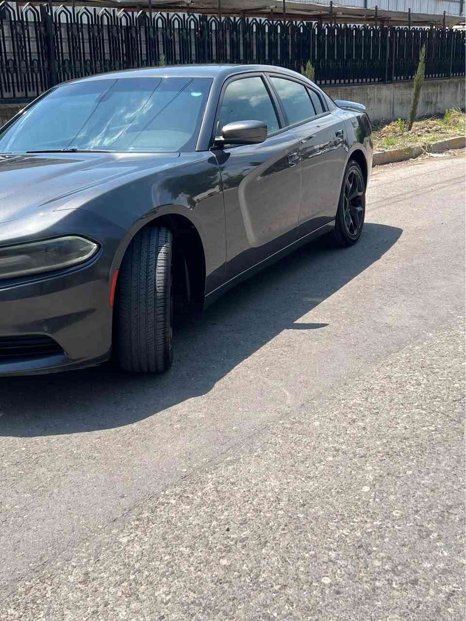 Dodge charger 2019SXT 
دۆج چارجر ٢٠١٩ 
شاشة كبير
کلین سیارە 
بدون سبوغ بدون بارد 
تحكمات ستيرن 
تحديد سرعة 
كاميرة
كشنات  كهربائية 
حساس خلفي
ماشی 119ميل 
سیارە بسمی
رەقم سنوی جدید 

مكان اربیل.      
*********** أربيل, العراق

