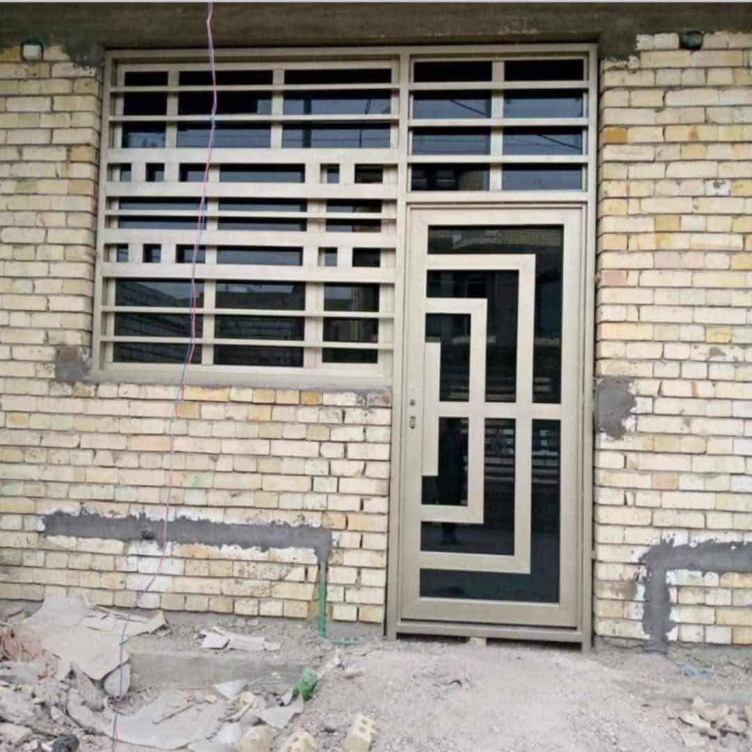 سلام عليكم  تنضيف بواب وشبابيك وشد جام بسعار مناسبه وتساب  *********** هاتف R ***********
