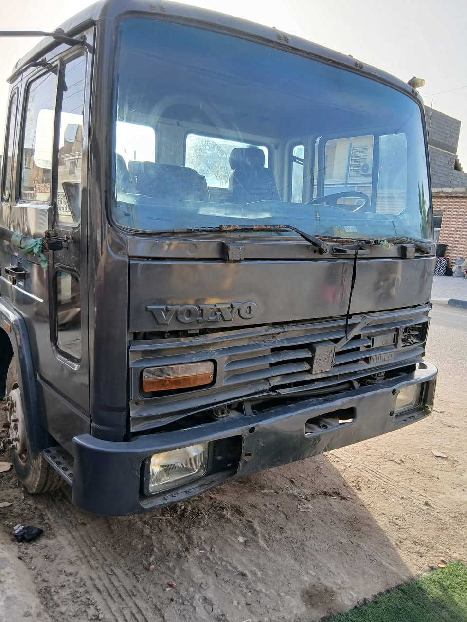 السلام عليكم لوري فولفو موديل 91 للبيع
سطحيه نظيفه اتصل على هذا الرقم***********
