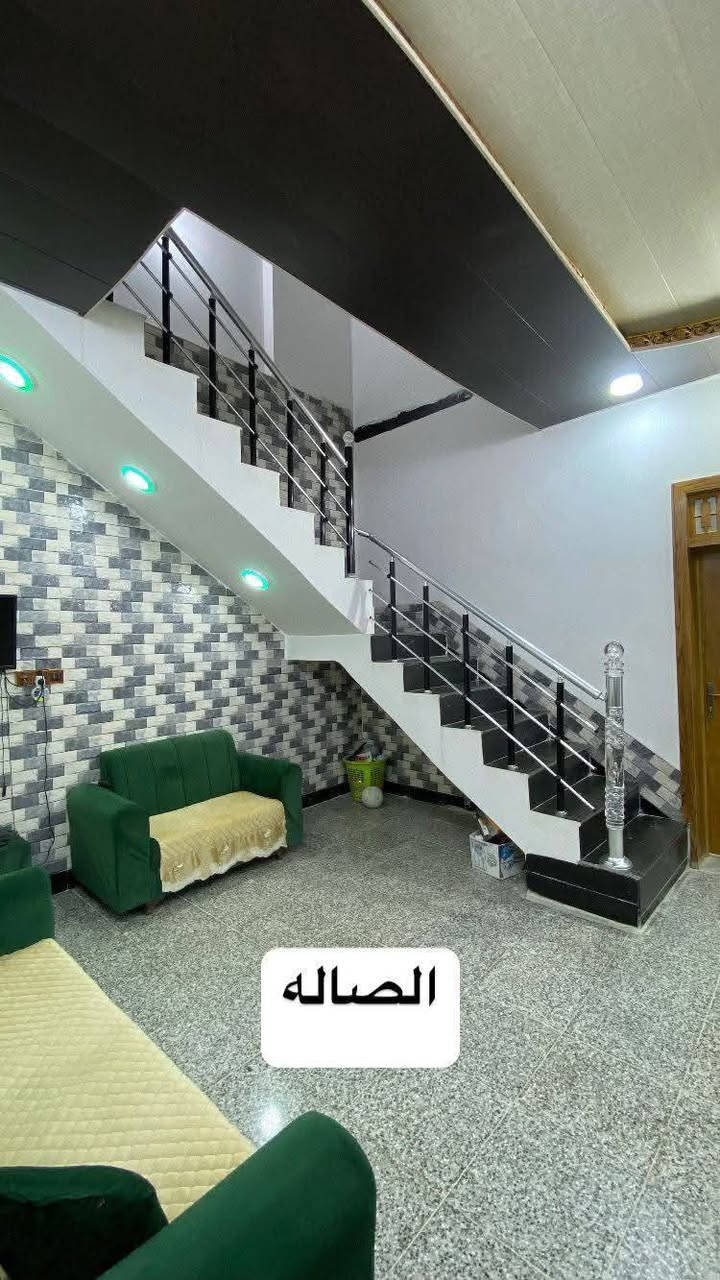 🛑بيت مع محل🛑..
للبيع طابو زراعي سند(25) مشمول بالتمليك)

المساحه:-240 متر مربع ✅ 

البيت بناء درجه أولى..اساس وسقف صب كونكريت

يحتوي البيت على..3 غرف نوم وصاله كبيره واستقبال كبير ومطبخ وحمامات عدد(2)

يحتوي البيت على مدخلين ☑️ 

 ارضيه كاشي ✅ درجه اولى 

السطح شتايگر درجه اولى 

البيت يطل على شارعين 

المنطقه تحتوي على ماء وكهرباء وتبليط

العنوان..📍شارع المطار مقابل محلق قريه الغدير

للاستفسار الإتصال على الرقم التالي أو مراسله واتساب ⬇️

***********
