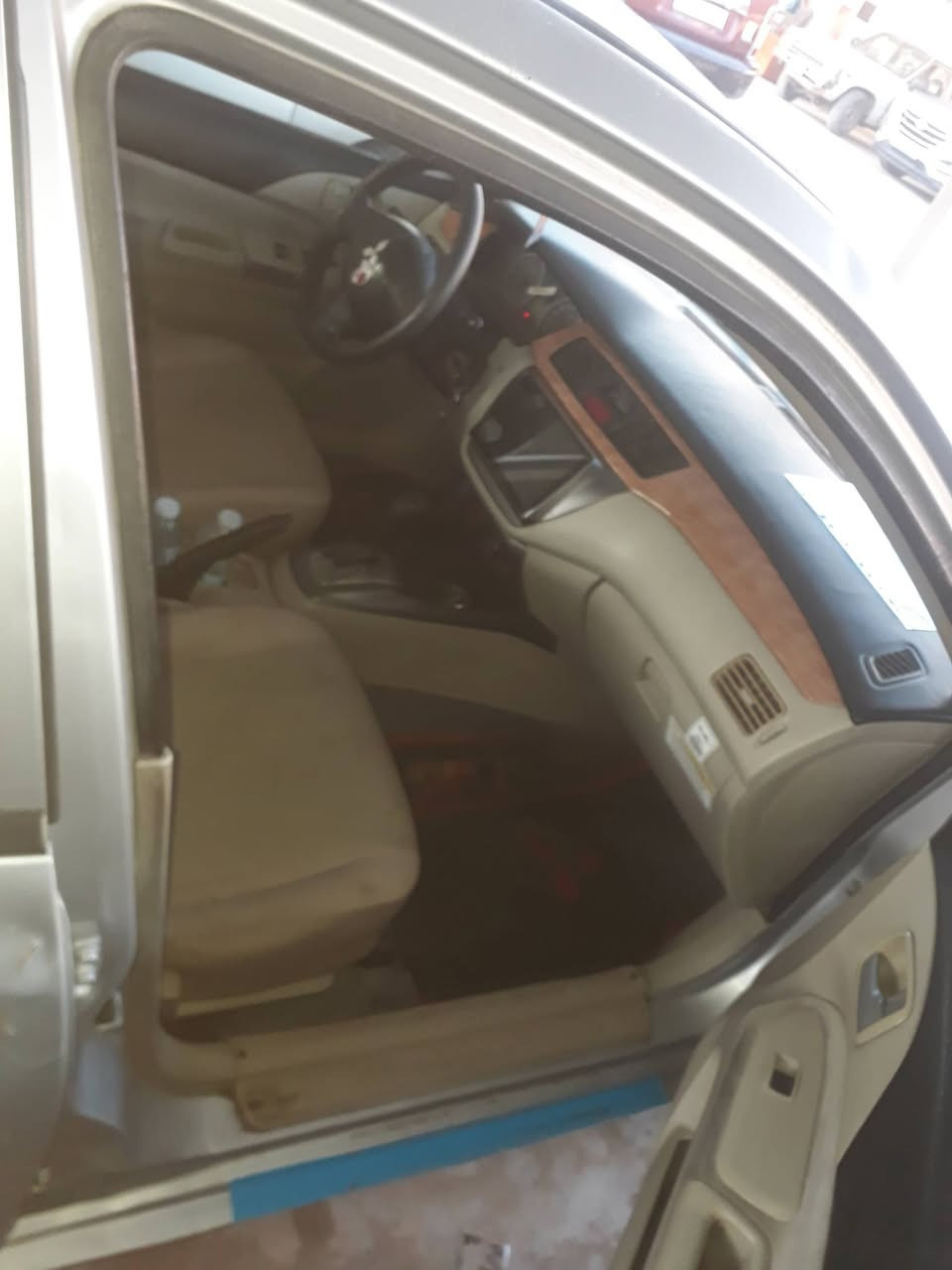 لانسر موديل ٢٠١١ رقم بغداد بيها صبغ قطع بدون ضربه سعر ٧٦ وبيها مجال ديالى جديد الشط الرقم ***********
