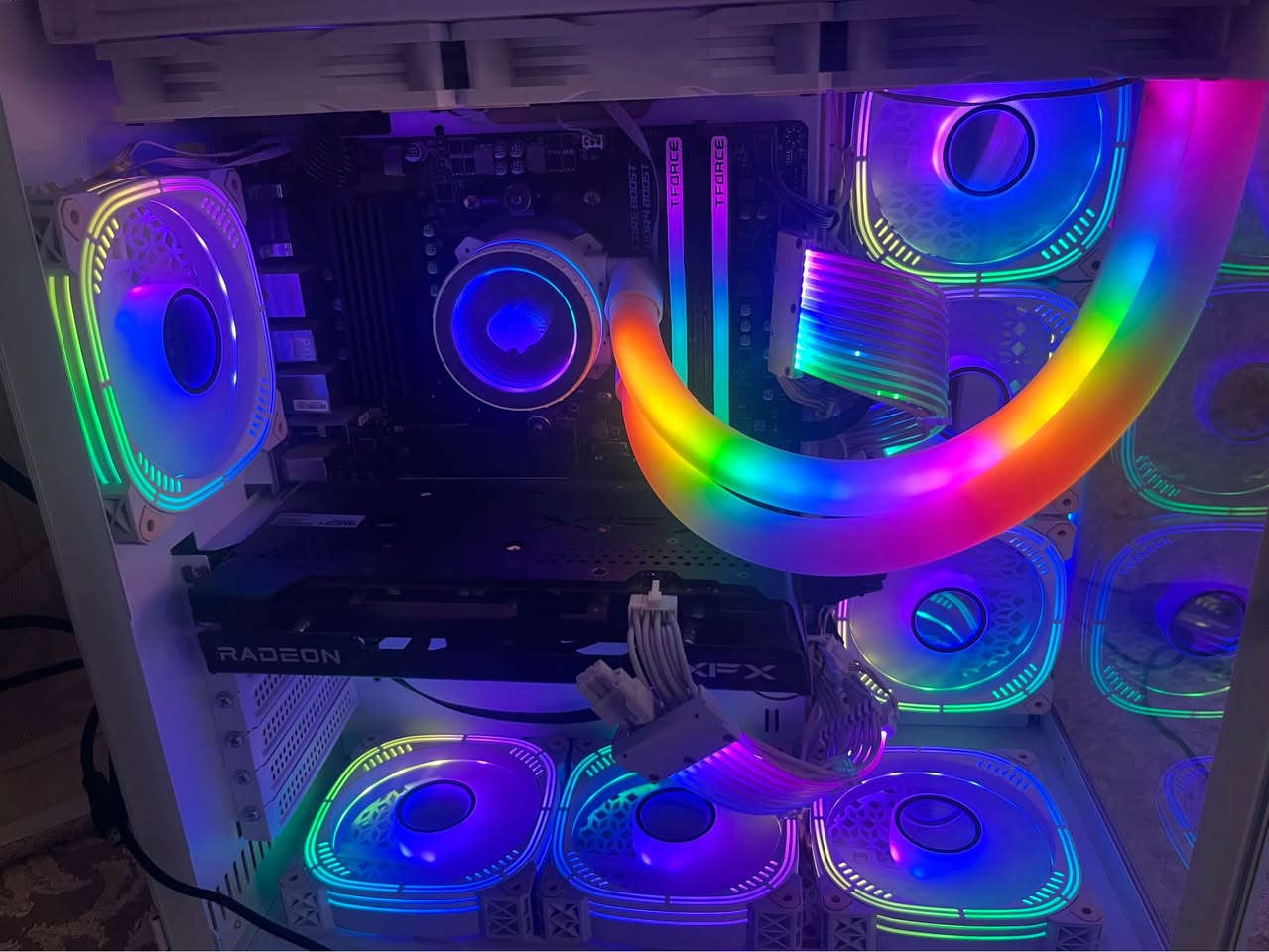 Pc gaming
Amd ryzen 5 5600x 
Ram 16gb 3600
M2 samosng 980pro 1tb
Rx 6600xt 8gb
Mother board wifi +blue MSI m550
Monitor lenovo legion 180hz 24inch FHD
Power supply 700 +80 bronze 
Case 7 fan FULL RGB sound change Color  + deep coller rgb زاخو, دهوك


**إذا كنت صاحب هذا الإعلان وتريد حذفه لأي سبب، رجاءا أرسل رسالة إلى الدعم الفني**