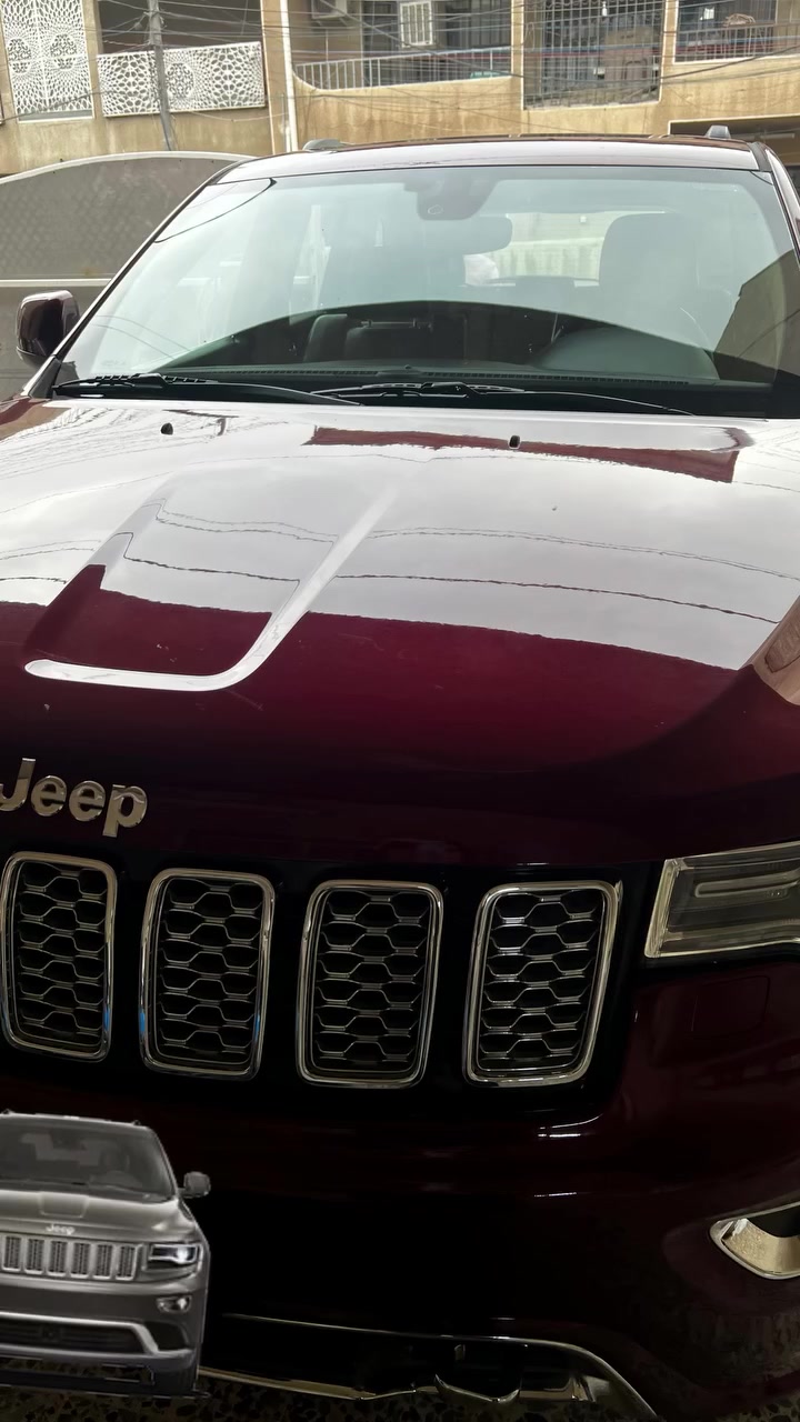 السلام عليكم  جيب اوفر لاند شركة هارلم خليجي2020 ماشية 65 الف  السيارة فول مواصفات 3 شاشات كاميرا نفكيشن جكات ستيرن كهرباء كراسي كهرباء جلد تدفئة تبريد صندوق كهرباء فور ويل شفتات مري جانبي رادار جانبي توقف ذاتي باقي المواصفات معروفة والرقم بغداد 
السعر 315 ورقة وبيها مجال
***********
