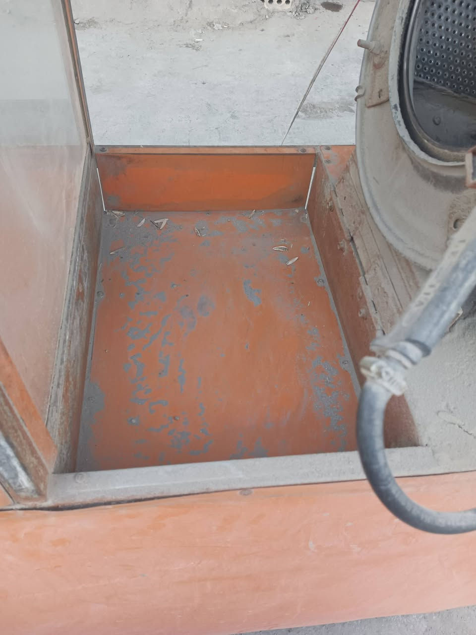 السلام عليكم ورحمه الله وبركاته اخوان عربانة حب وجبس للبيع عربانه درجه اولى تفصال مترين بمترين بس عوزها تنضيف لأن ما معتني بيها وكلها شغاله ودرجه اولى وياها ملحقاتها كامله ما عده الدبه مكاني بغداد مدينة الصدر الرقم/ ‏‪***********‬‏ متواجد فقط واتساب والخاص مازنجر السعر ب350 وبيها مجال للطيبين .
