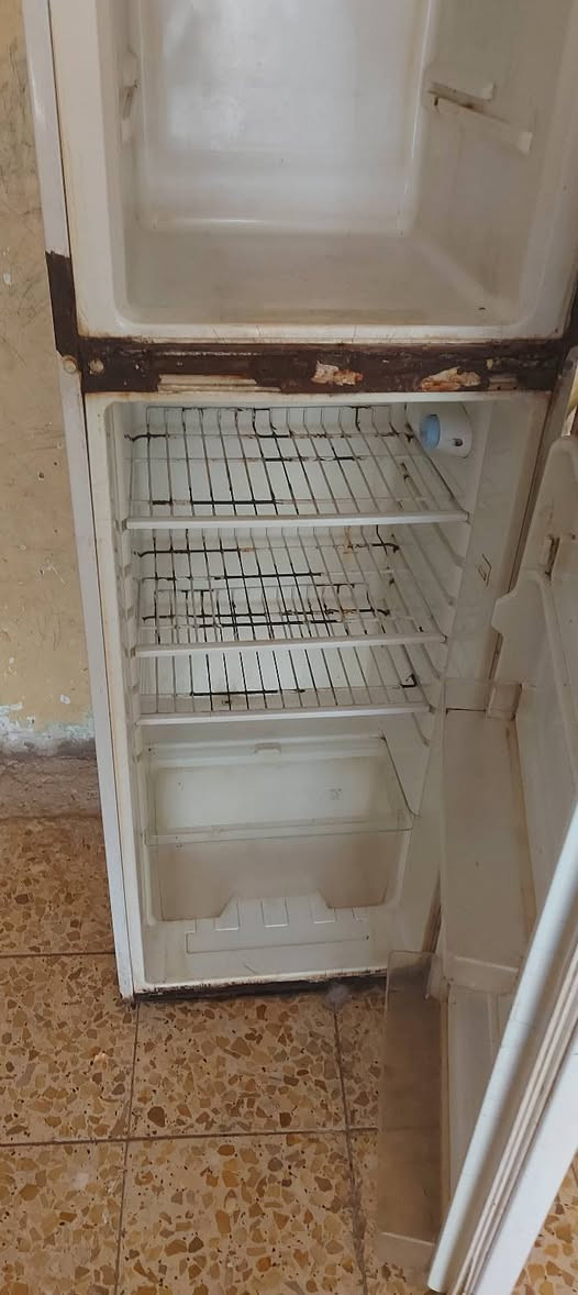 ثلاجه لبيع نقصها بس غاز لبيع 
مكاني ديوانية
تواصل ع الرقم 
***********
