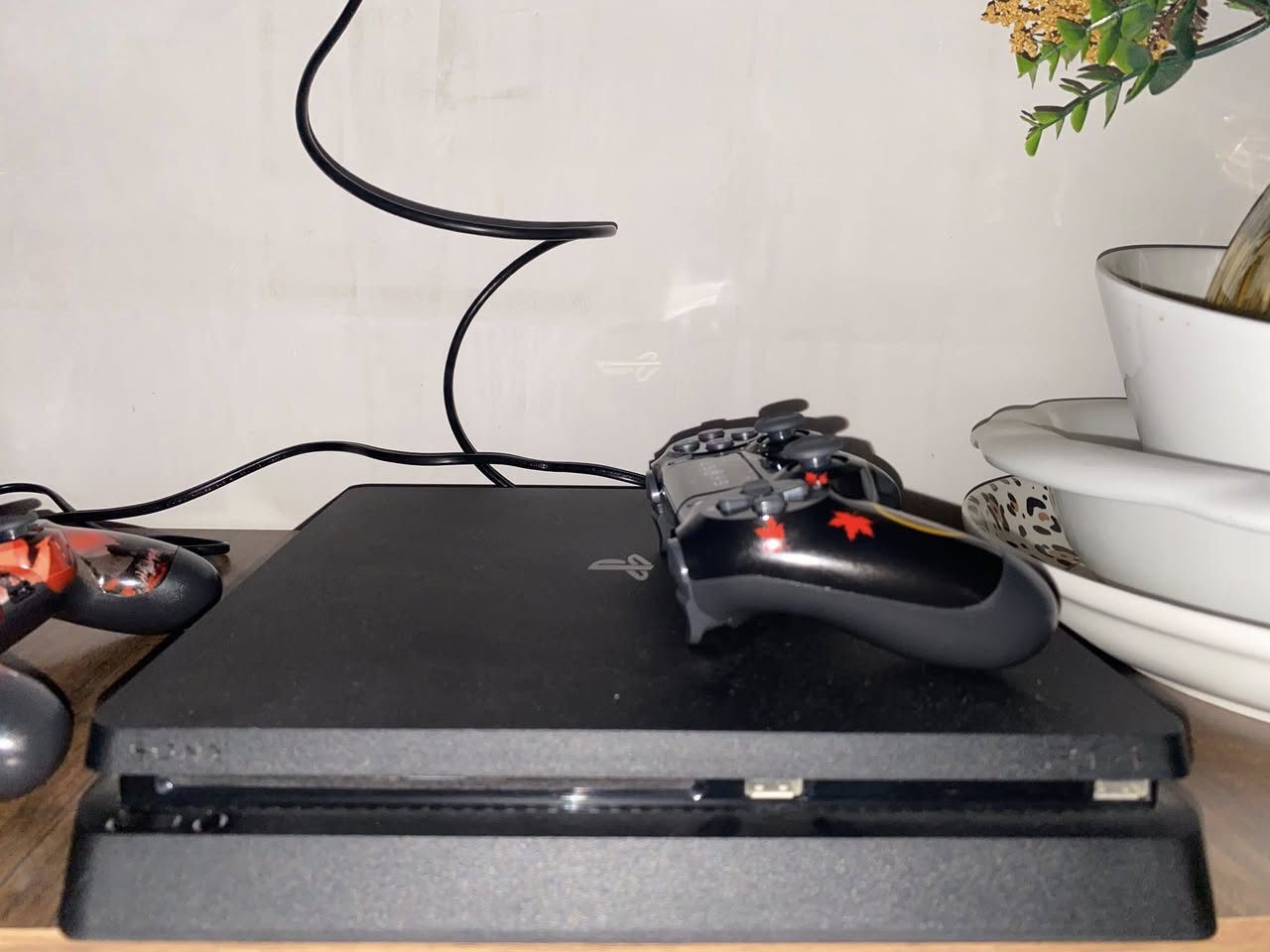 بلي4 سلم مهكر
جديد استخدام سبوع فقط
نضيف بشكل كارتونه ويا وملحقاته 
ويدات جديده ويحتوي على العاب قويه ستندرات 2026 مبلغ 270 تواصل واتساب ***********
