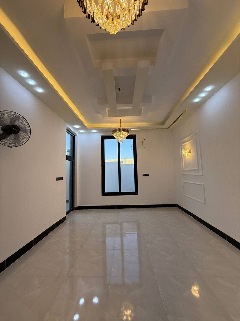 دار للبيع 150م🏡 (مكتب الخليج للعقار عمود327)
*********** وتساب

موقع /نجف 🏡شارع المطار #عمود_327
#مقابل قرية الغدير 
السعر 85 مليون وبيه مجال 

البناء درجة اولى كامل مفتاح 🔑🏡 

غرفتين /صاله/مطبخ / ستقبال/ صحيات/

بناء فول/ اساس + سقف كونكريت + طابوك

ألخدمات 🏡 #يبعد عن الشارع العام 400م

ماء/كهرباء/مدارس/سوق/تبليط/لحد الباب
