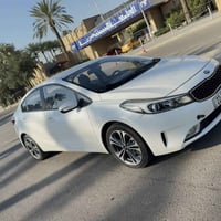 كيا سيراتو موديل 2017 جديدة جداً  مكينة 1600 ماشية 52 الف حقيقي وشرط ا...