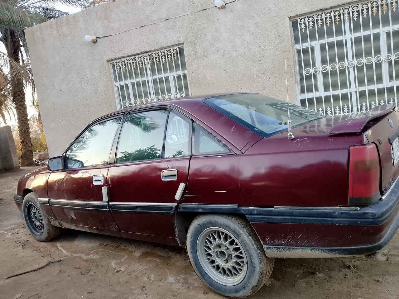 سلام عليكم للبيع اوبل اوميكه موديل  92 سيره نضيفه مكينه وكير وكسن كله جديد المكان ديوانيه امكلف بنشر الرقم الهاتف ***********
والسعر  18 وبيهي مجال
