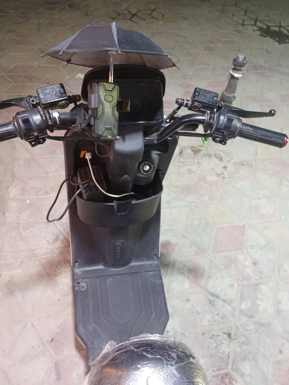 سلام عليكم شباب دراجة شحن ار 7 للبيع سعر  750 شرط شخط مابيه اشتريتة قبل عشرين يوم مكاني بغداد الجديده  ***********
