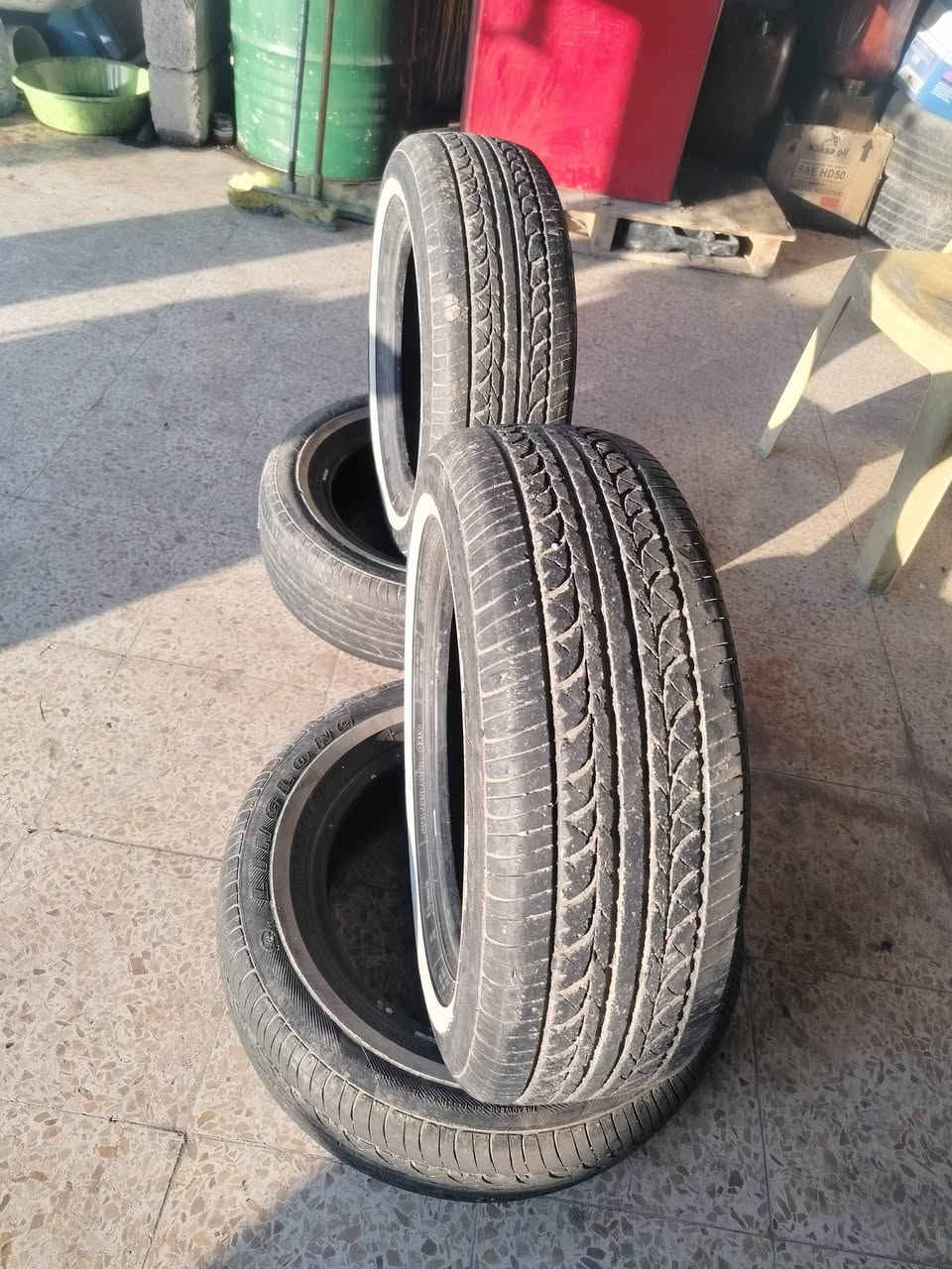 السلام عليكم طخم خط ابيض النضافه كدام العين الحجم 14/185/65 السعر 75 بيهم مجال رقم الهاتف ***********
