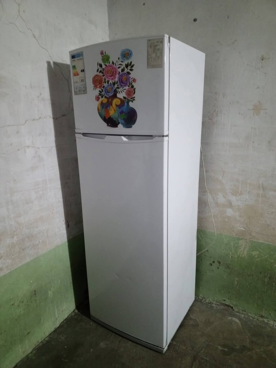 ثلاجة للبيع السعر 160الف 

‏***********‬‏

***********
