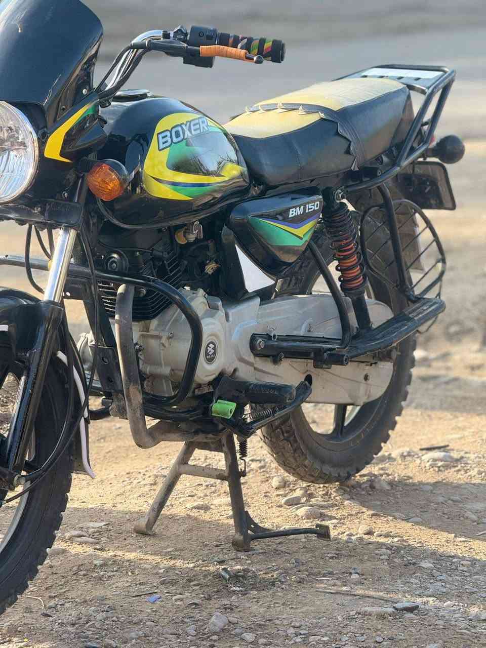 سلام عليكم دراجه بوكسر مرقم مديل 19 دراجه خرسه محرك خير من الله الدراجه حلوه السعر 1300 مكان ناحيت العباره الرقم ***********
