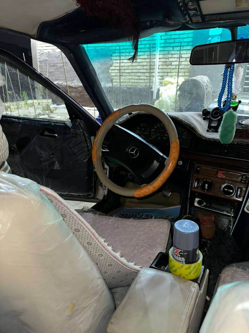 السلام عليكم
مارسدس دب موديل 96
رقم انبار جاهزه من تبريد حداديه كهربائيات كلش نضيفه 
المالك بل نجف ***********
