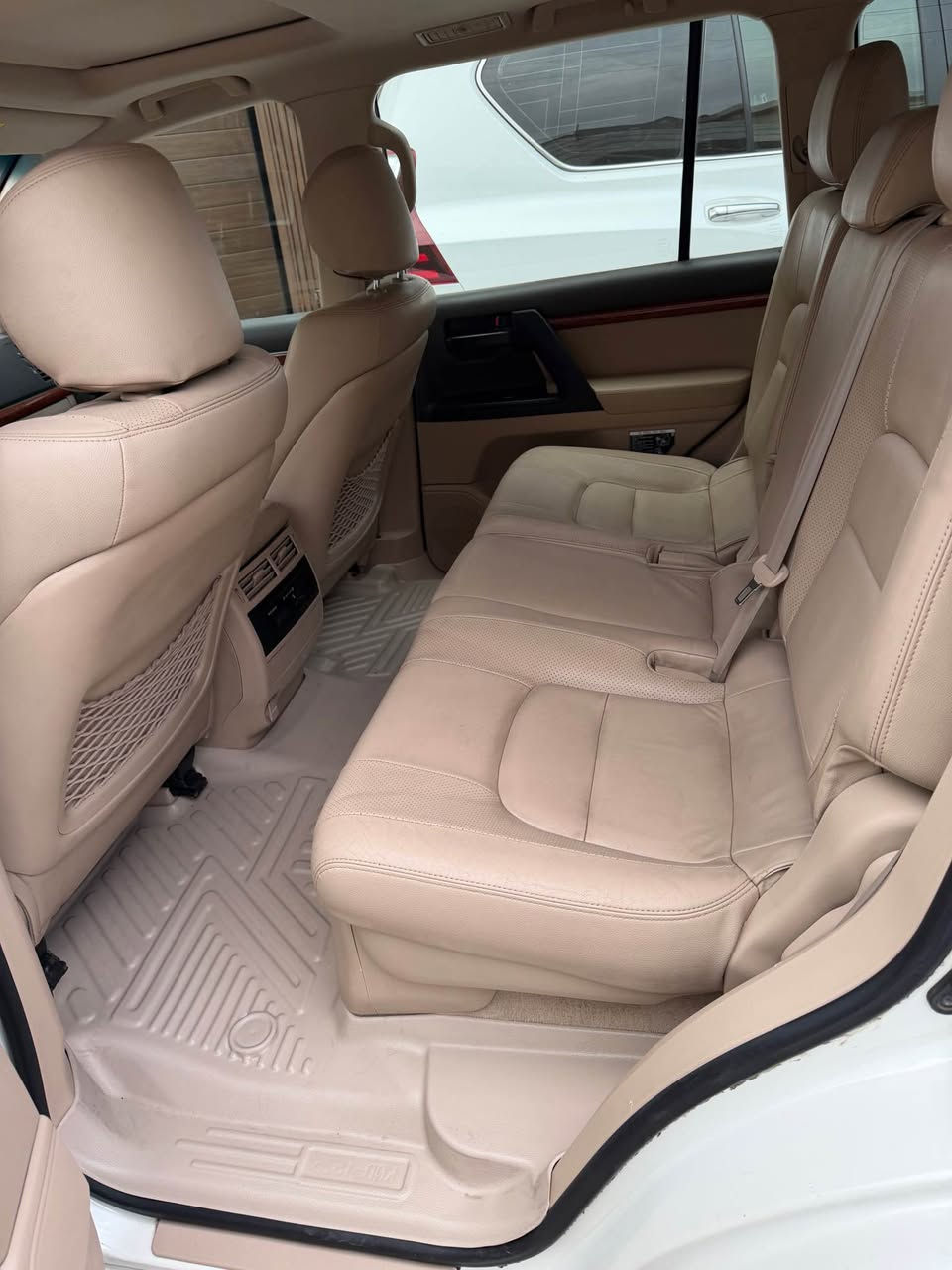 لاندكروز 2014 ماشيه 120 الف محرك 8 سلندر 4600بيه سونار وياه صور رقم بغداد سياره بسمي سعره 4 شدات يعني 400 ورقه 
مكانه بغداد الصليخ 
*********** بغداد, العراق
