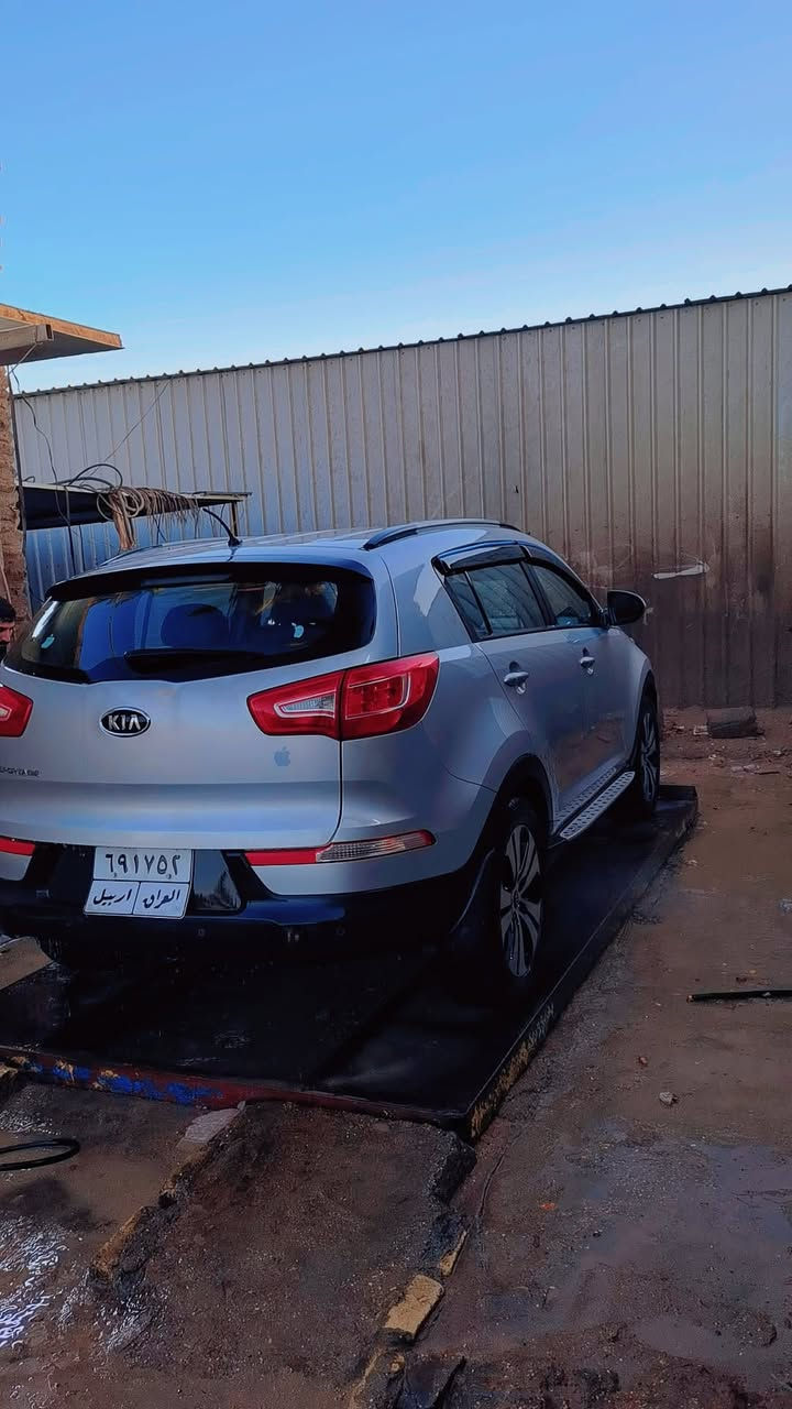 سبورتج 2011 كفاله عامه محرك جيس صدر جيس تبريد تخم تاير ١٢٨ وبيها مجال بسيط جدآ سياره جديده رقم صاحب السياره ***********
