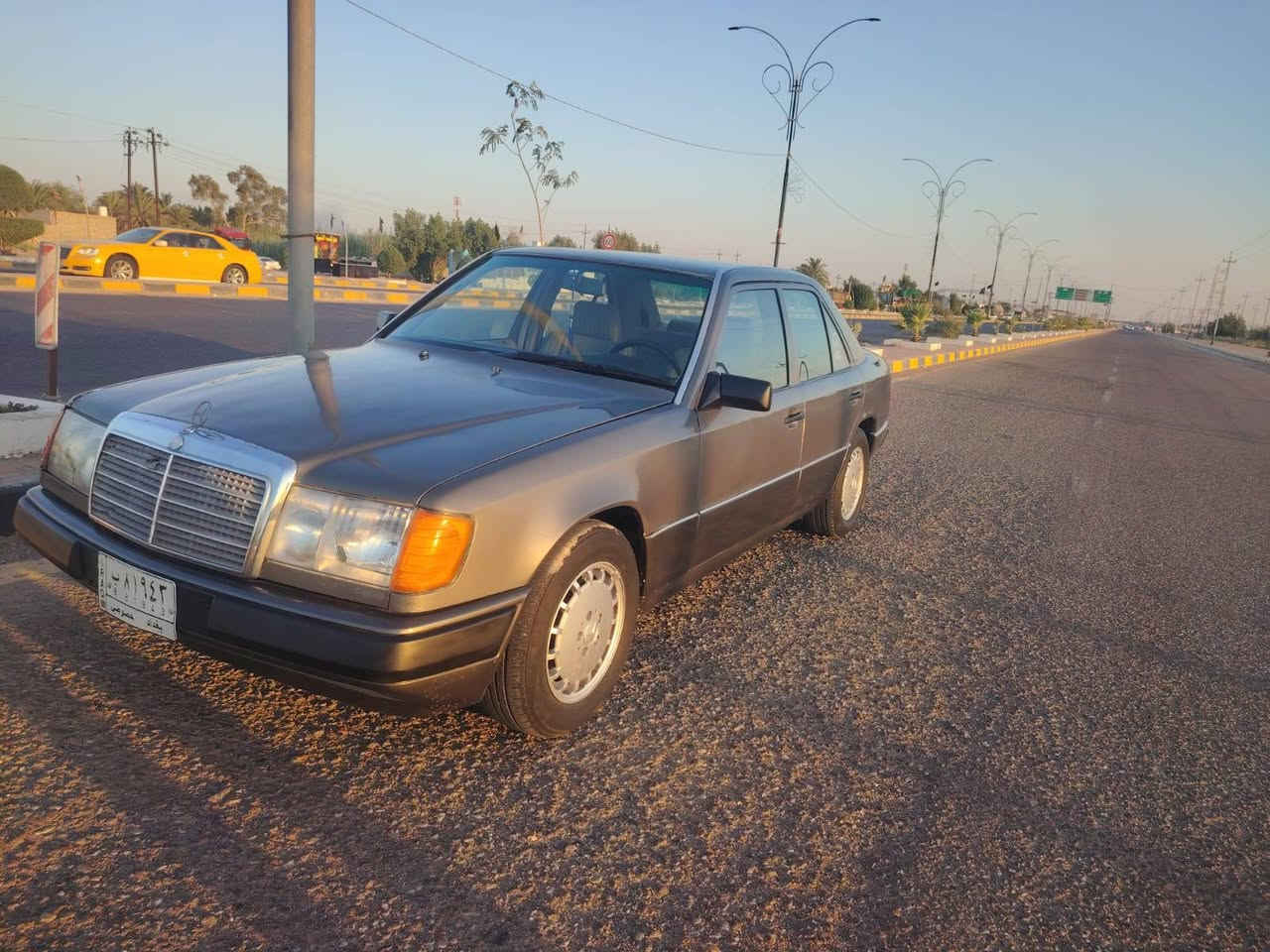 السلام عليكم مارسدس دب 88مكينه محوره vvt سياره سمكره فول صبغ غرفه كوله جديد حداديه خلفيه اماميه جديده تبريد نقص راديتر تبريد فقط مشروطه رقم بغداد مشروع وطني سياره جاهزه ومناسبه السعر ٤٥عنوان. ميسان العماره للستفسار ***********
