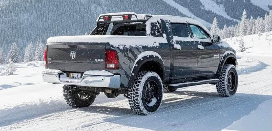 DODGE RAM 1500 SLT CLASSIC 2017 V8
النوع : دوج رام 🐏.
الفئة: كلاسك CLASSIC.
الموديل: 2017.
اللوحات: بغداد.
المواصفات الاساسية:
١- الباب الخلفي طويل وبدي قصير.
٢- محرك بسعة 5700 سي سي (V8) هيمي🏎💪🏻
٣- المسافة المقطوعة فقط (170 كيلو).
٤- شاشة كبيرة (تيسلا) نَفكَيشن (GPS) مع تحكم كامل في التبريد من خلال الشاشة والعديد من الميزات الاخرى.
٥- كاميرا خلفية دوارة.
٦- تحكم في مقود العجله و في نظام الكروز المخصص للسرعة.
٧- زر التحكم في نظام مانع الانزلاق(التراكشن) و السحب (TOW/HAUL).
٨- المقاعد جلد تحتوي على ايرباكات.
٩- قطعتين تبريد امامي وخلفي.
١٠- مخارج طاقة و USB.
________________________________
التعديل والاضافات: منظومة غاز 80 لتر اتفول ب 10 الاف اقتصادية الى درجة 
١-السيارة تحتوي على تعديل كامل بالنسبة لنظام التعليق الهوائي (مرفعة 6 انج ) وكما مبين في الصور
٢- ويل تزويد وتاير تزويد امريكي الصنع اصلي، تم اضافته في امريكا
٣- تايرات جبلية امريكية الصنع نوع (COOPER) كما مبين في الصور.
4-دبلات غاز تزويد من شركه رف كانتري سعر الزوج 1000$ 
5-طبلة اعلى تزويد سعر الزوج 12 ورقه 
________________________________ 
ملاحظات:
١-الحادث بسيط جداً طخة بسيطة في باب السكن فقط و(بدون اي ايرباك) (السيارة جديدة جدا ومميزة جدا عن مثيلاتها) . لكن صبغ جمالية بشرط بدون دواخل 4 قطع فقط رش والصور موجوده قبل الصبغ وبعد الصبغ والسياره ليبل واحد كلها 
٢- السعر (220 ) قابل للتفاوض 
٣- مكان السيارة المنصور
***********
