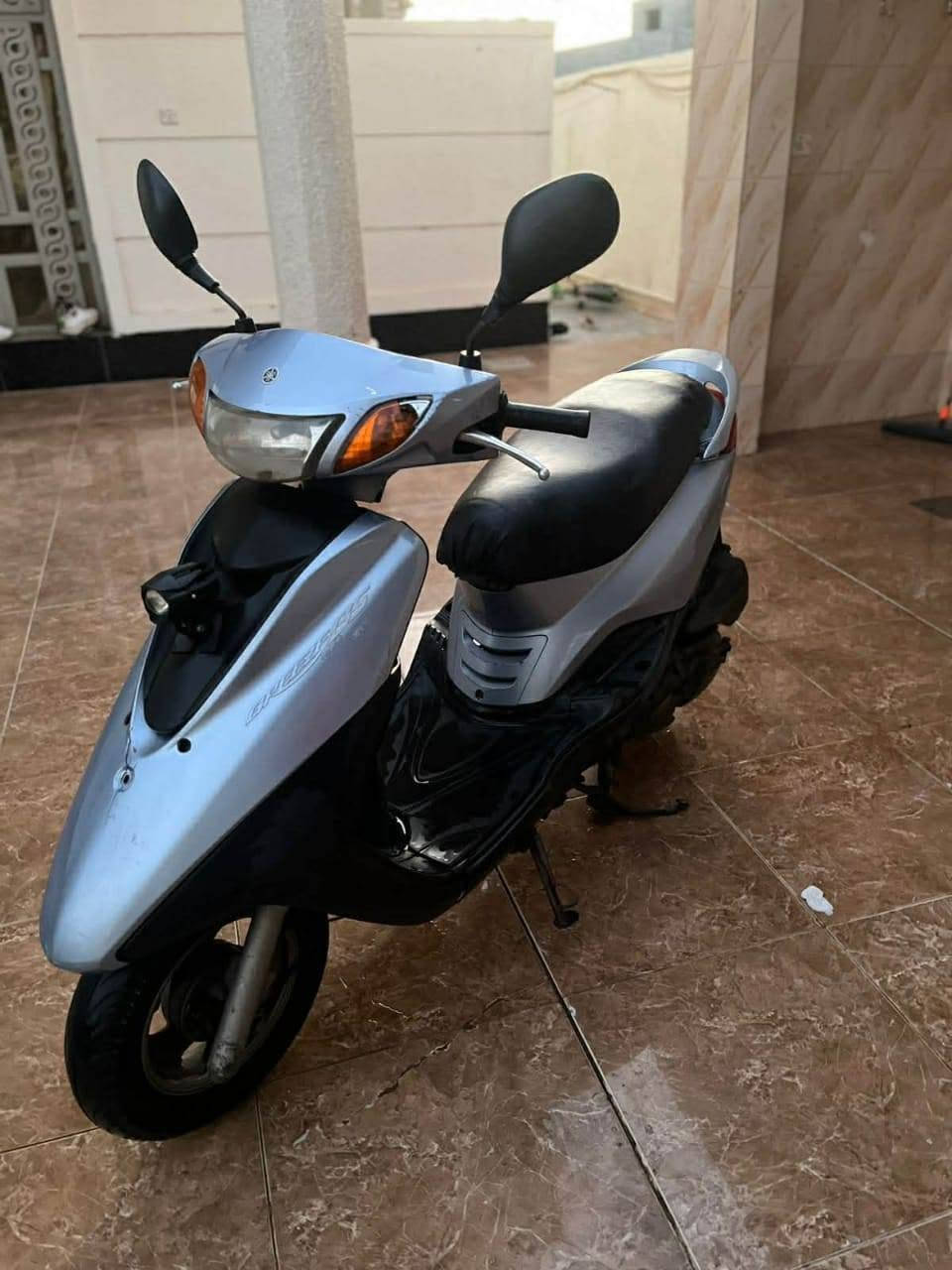 سلام عليكم بريز كابريتر اصل دراجه بلاديه مسجل لبيع سنويه ل ٢٨ تحويل مباشر *********** وشكرآ ل أدمن ولكم مكاني رمادي
